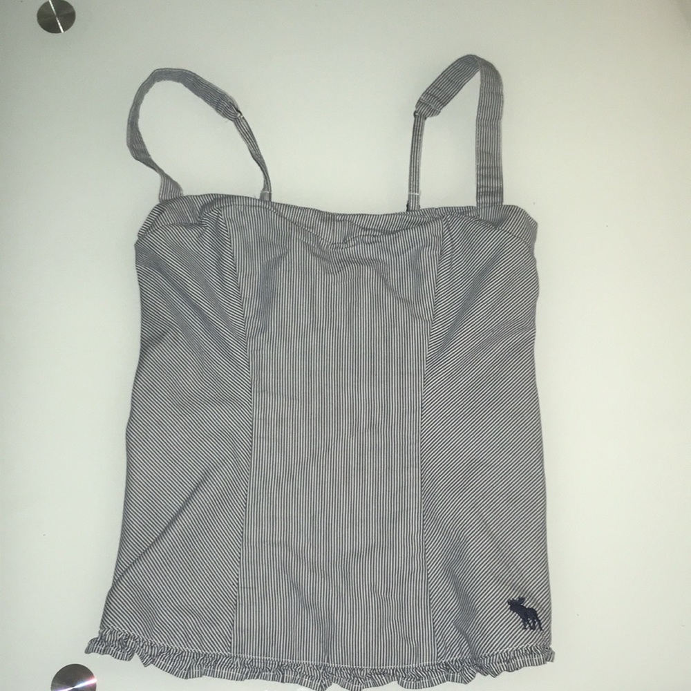 Abercrombie fitted tank top.